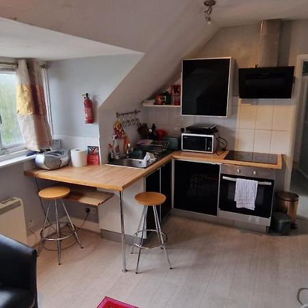 Cosy 2 Bedroom Flat - Sleeps 6 People - Close To Lewisham Dlr/Train Station London Kültér fotó